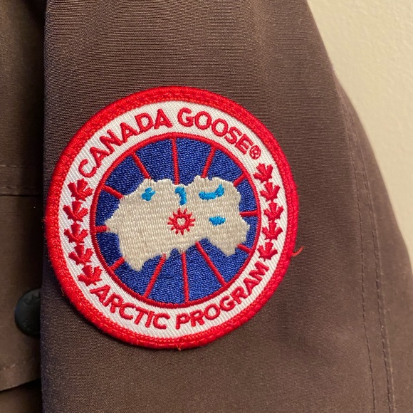 Canada Goose winter jacket - Picture 6 of 7